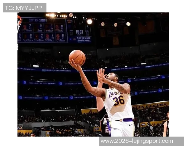 詹姆斯强调比赛关键时刻发球手的重要性并呼吁加强日常发球训练 詹姆斯强调比赛关键时刻发球手的重要性并呼吁加强日常发球训练